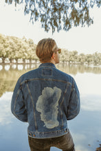 Load image into Gallery viewer, Levi&#39;s Exclusive Keep Tahoe Blue Trucker Jacket
